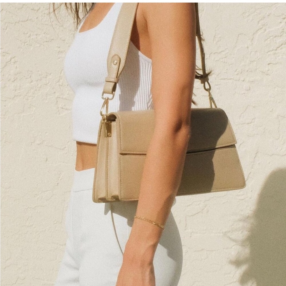 Freja NYC Classic Shoulder Bag Latte - Picture 2 of 9
